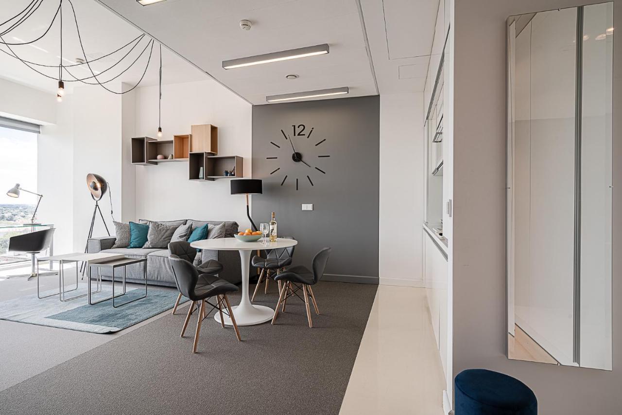 Rentplanet - Apartament Sky Tower Wrocław Eksteriør billede