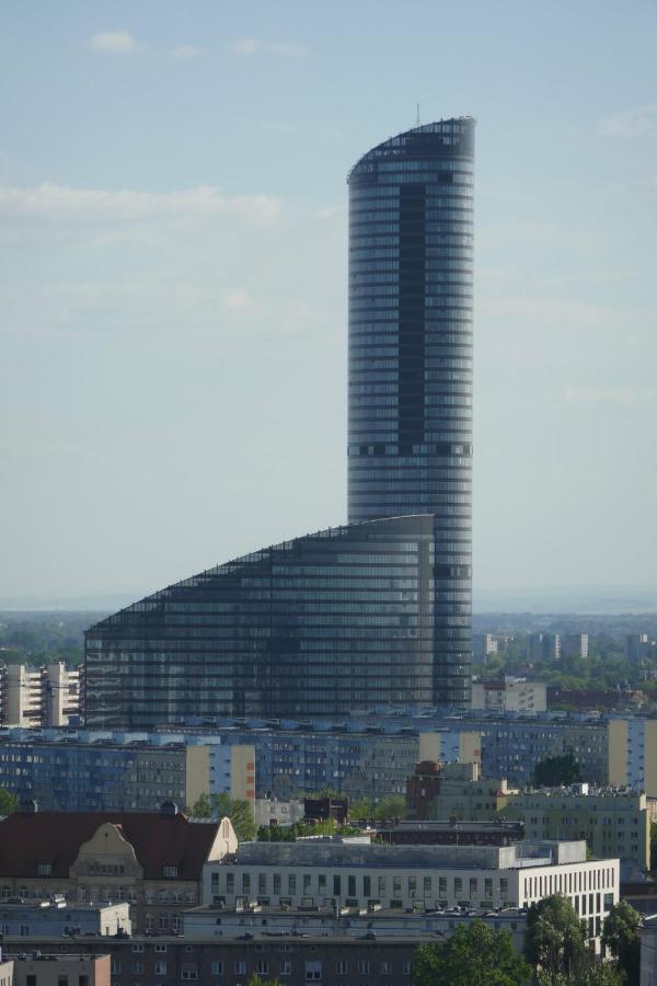 Rentplanet - Apartament Sky Tower Wrocław Eksteriør billede